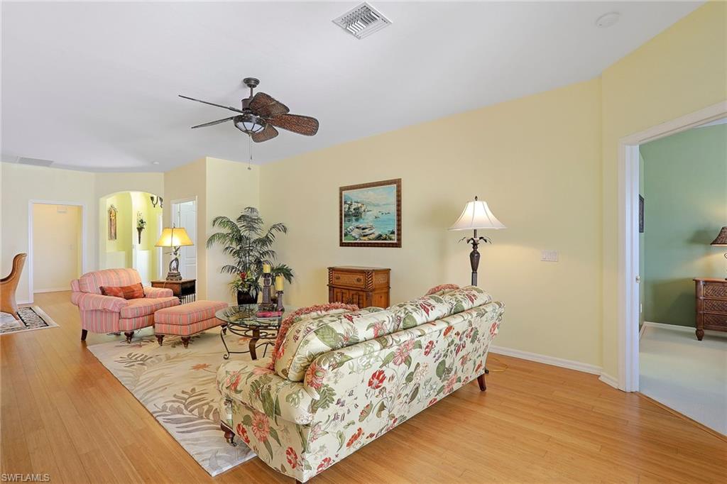 COLONIAL LINKS - Residential