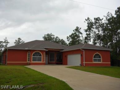 Beautiful three bedroom plus den/study, with half bath. Large master bedroom and bathroom, with lots of closet. space. Breakfast nook. Ceiling fans in all the bedrooms. Nice quiet neighborhood. Fenced yard, and so much more.