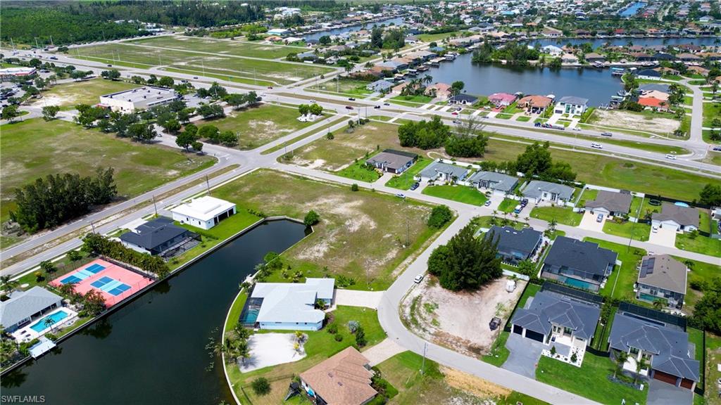 CAPE CORAL - Land