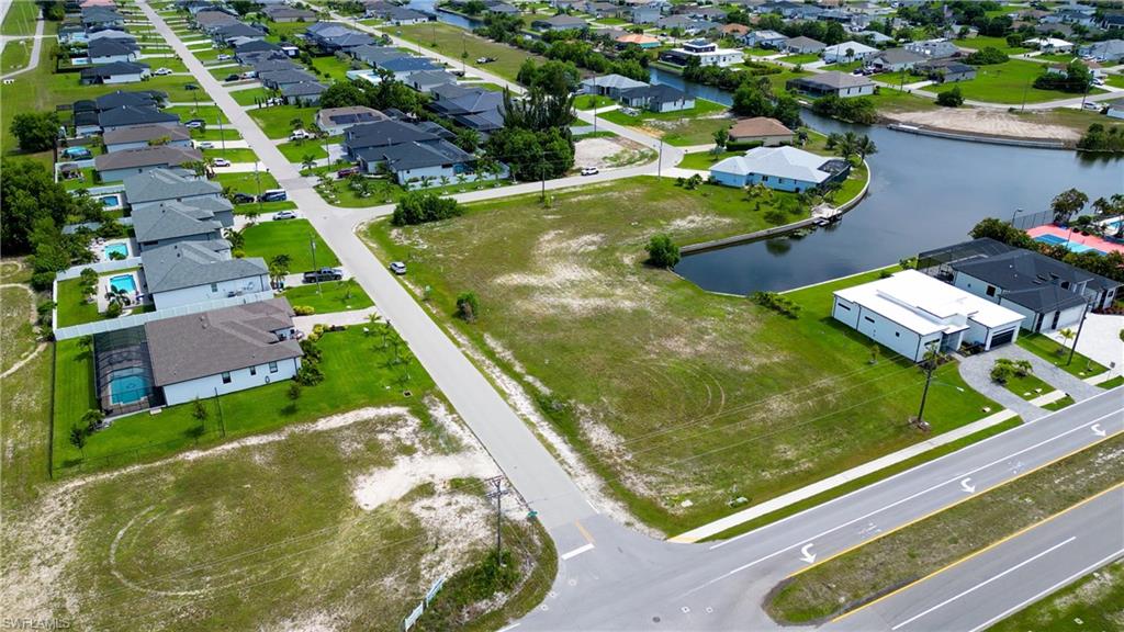 CAPE CORAL - Land
