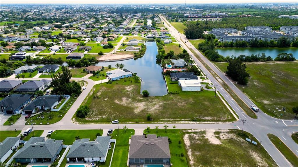 CAPE CORAL - Land
