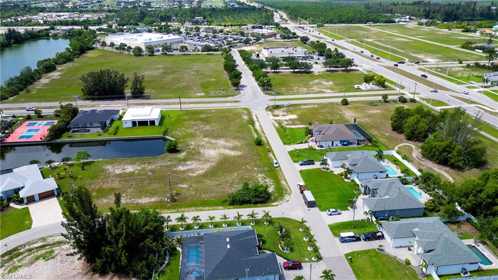CAPE CORAL - Land