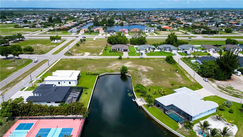 CAPE CORAL - Land