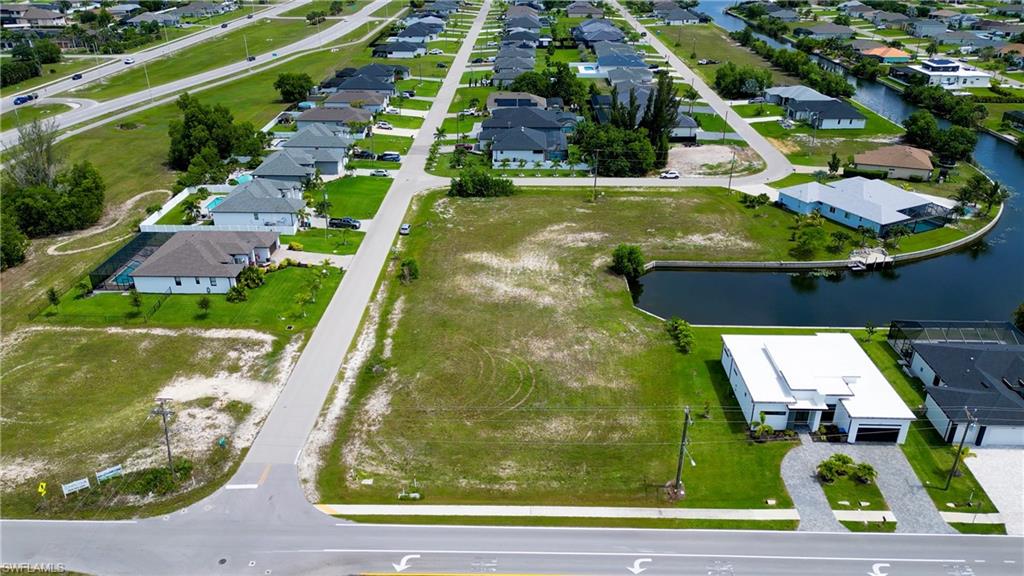 CAPE CORAL - Land