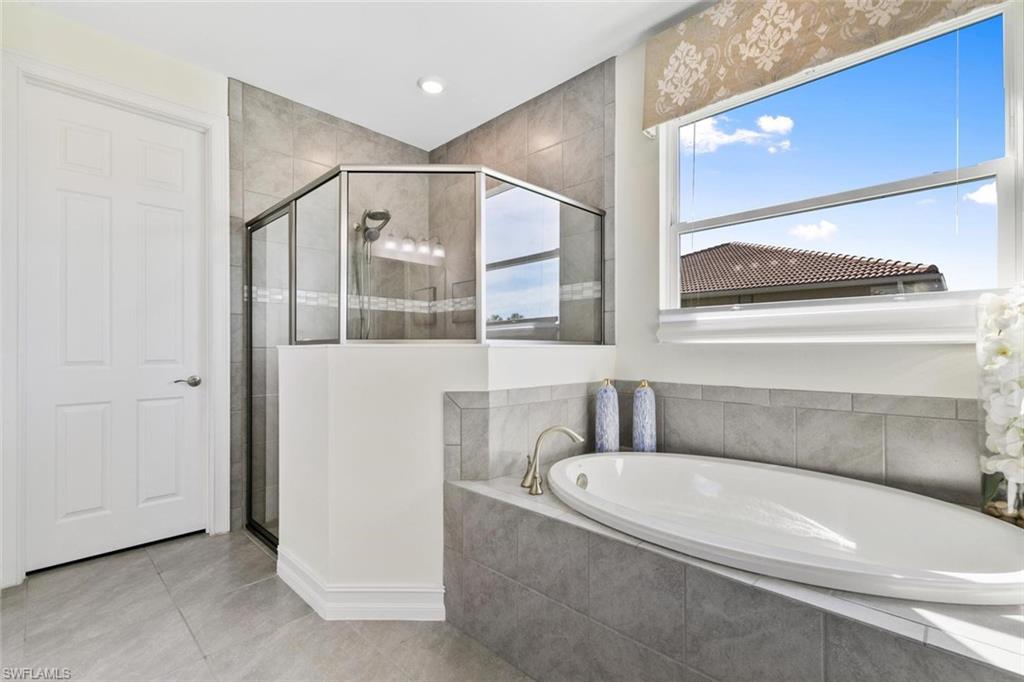 ROYAL PALM GOLF ESTATES - Residential