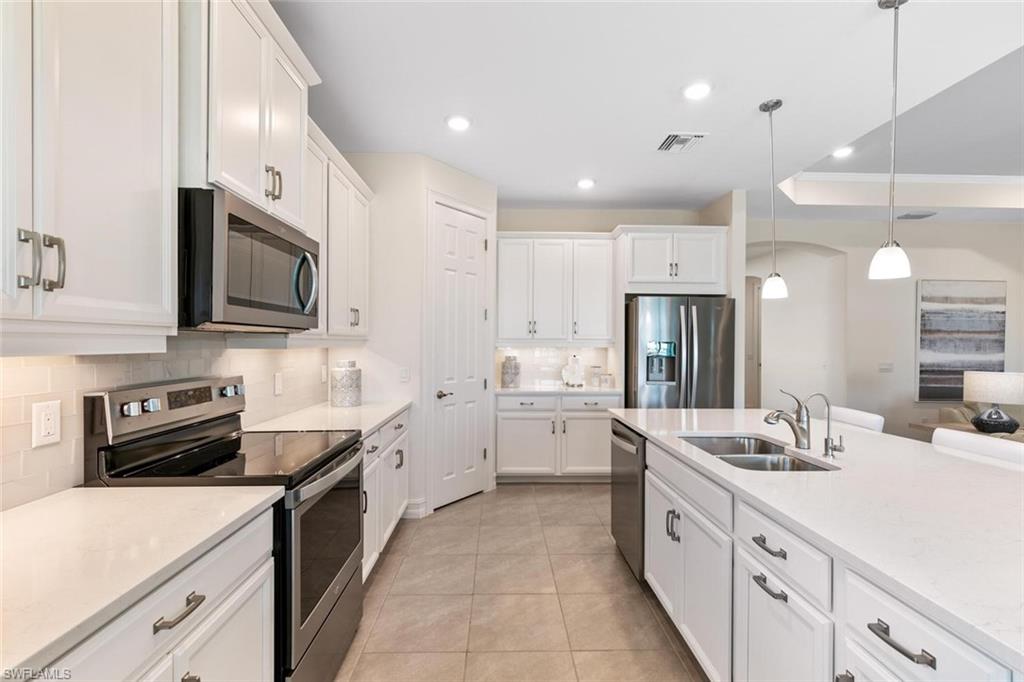 ROYAL PALM GOLF ESTATES - Residential
