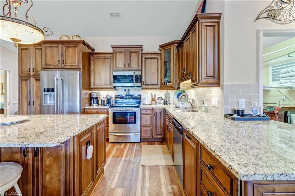 KELLY GREENS - Residential