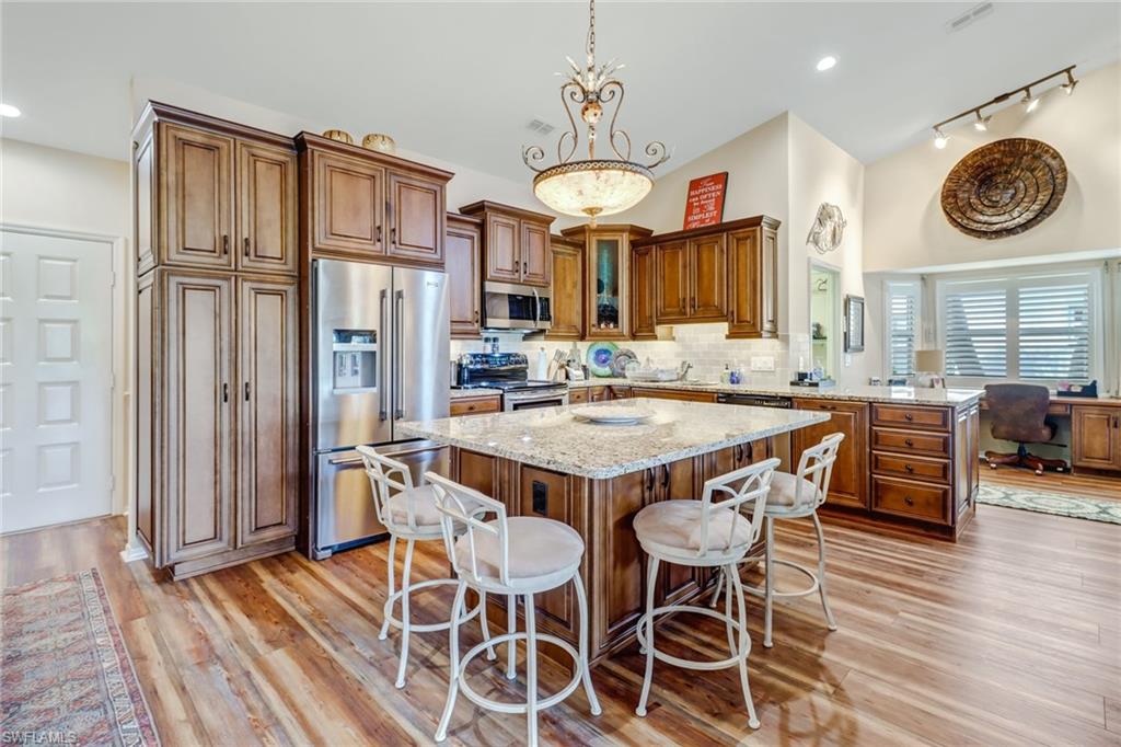 KELLY GREENS - Residential
