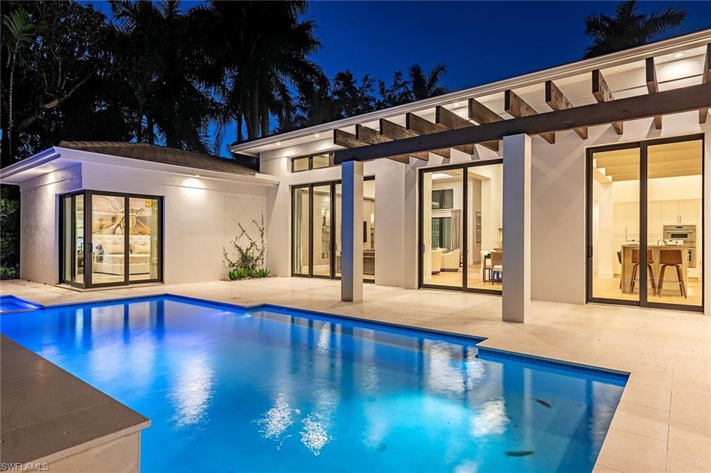 MOORINGS - Residential