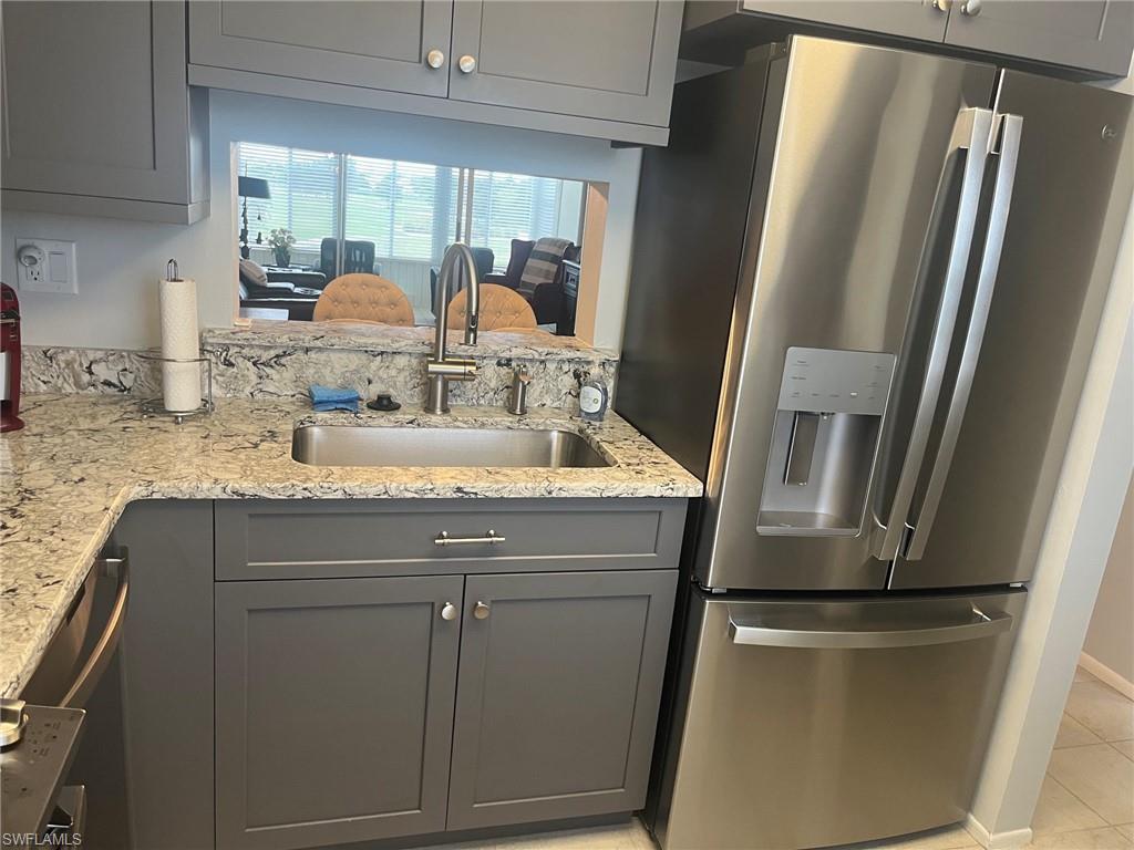 SEVEN LAKES - Residential