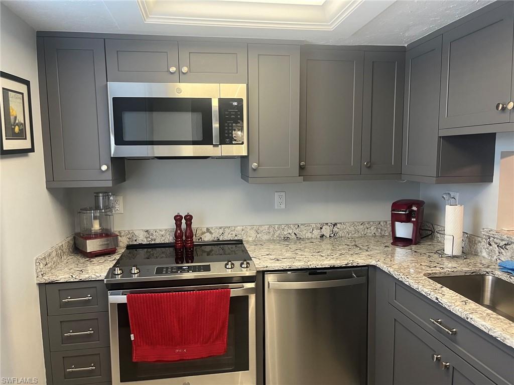 SEVEN LAKES - Residential