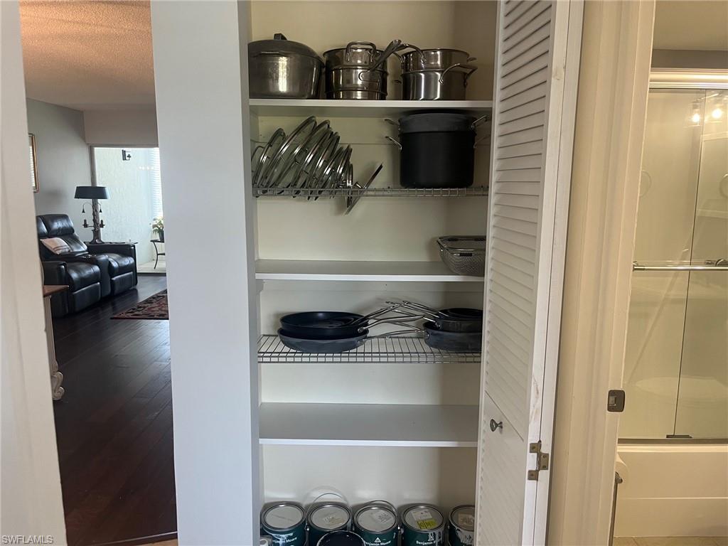 SEVEN LAKES - Residential