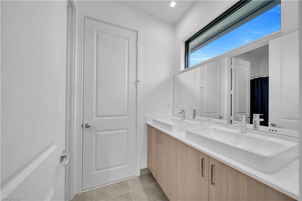 MAPLE RIDGE - Residential