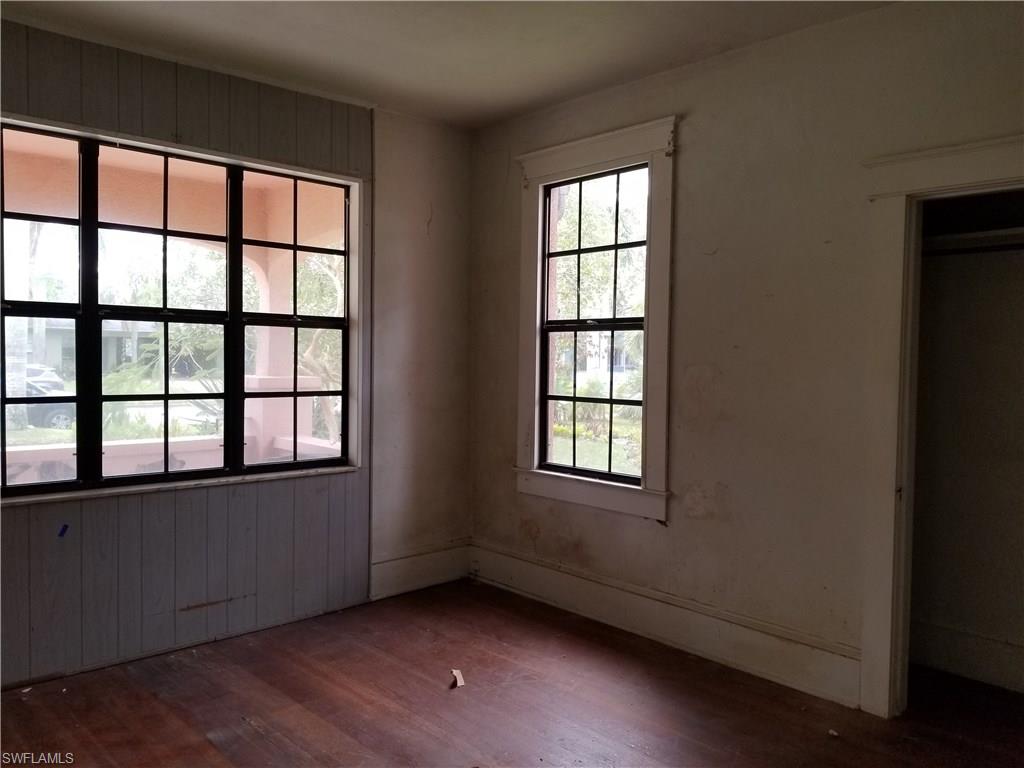 DEAN PARK - Residential