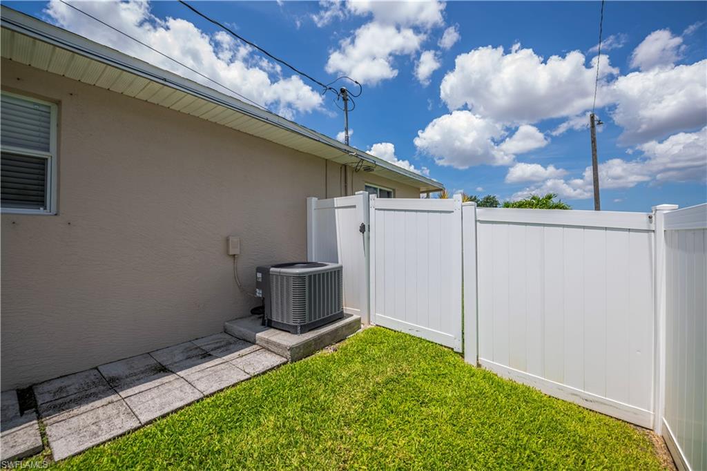 CAPE CORAL - Residential