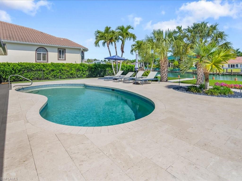 MOORINGS - Residential