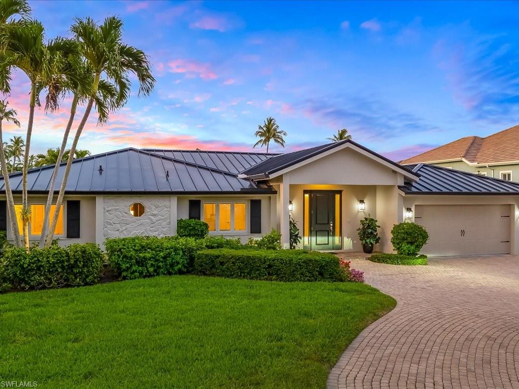 MOORINGS - Residential