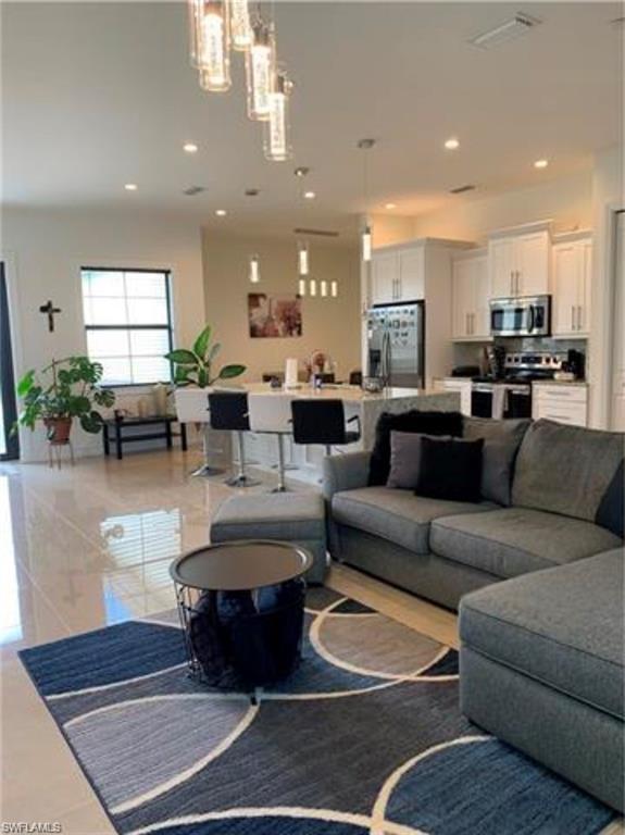 GOLDEN GATE ESTATES - Residential Lease