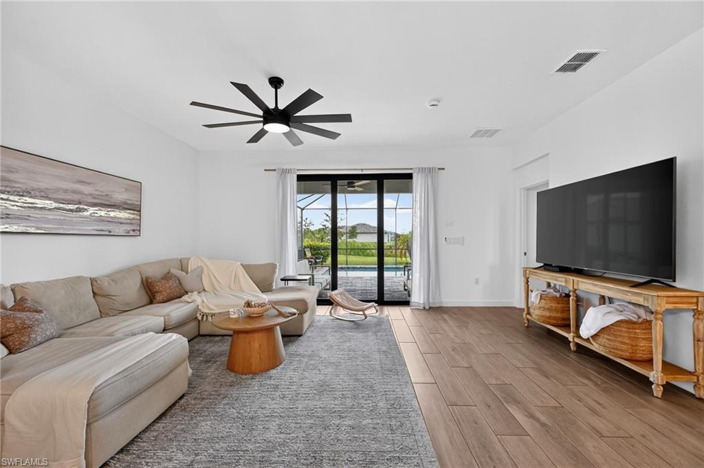 VALENCIA COUNTRY CLUB - Residential