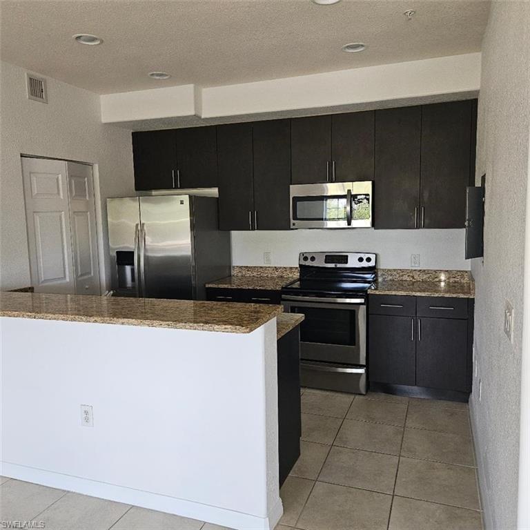 BELLA CASA - Residential Lease