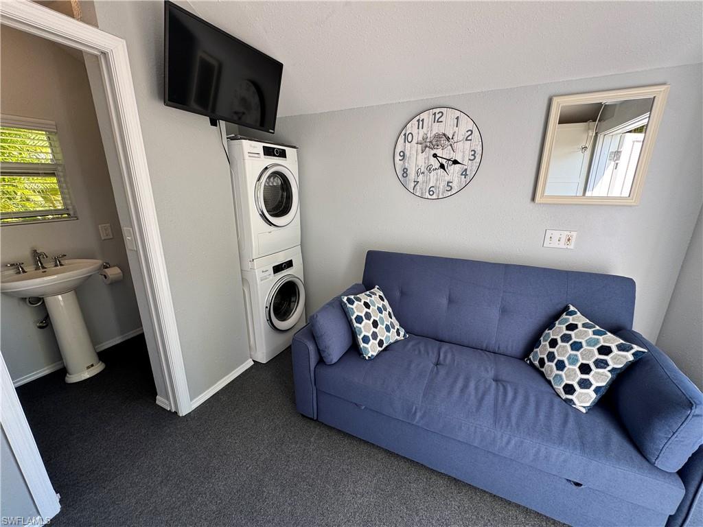 RIVERBEND MOTORCOACH RESORT - Land