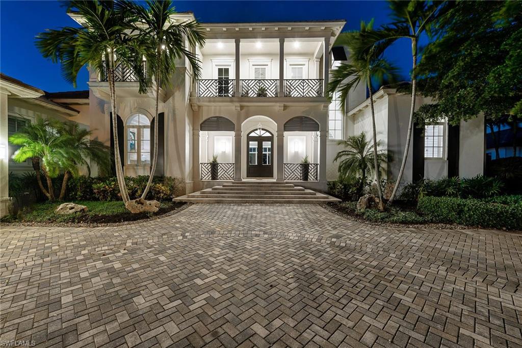 The words casual, warm and timeless appropriately describe this very special Port Royal residence. A total renovation was completed in 2019. Everything is new. Located across the street from a park-like setting, minutes to the Port Royal Club. Just three lots from Naples Bay. A private elevator, wide plank Hickory floors throughout, dual master baths, custom master closet and new 70’ floating concrete dock are just a few of the features. This home offers clean architectural lines and beautiful details like coffered ceilings and shiplap feature walls. Spacious, open floor plan with a huge kitchen boasting Wolf & Sub-Zero appliances. Boat slip with 13,000 lb lift, pretty views out to the bay, 135 feet on the water & immediate membership eligibility to the Port Royal Club.
