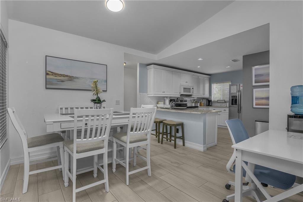 SAN CARLOS PARK - Residential