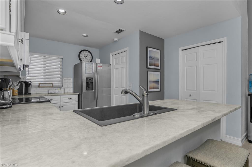 SAN CARLOS PARK - Residential