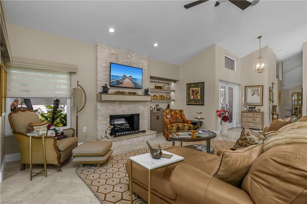 LAKESIDE VILLAS AT WILDCAT RUN - Residential