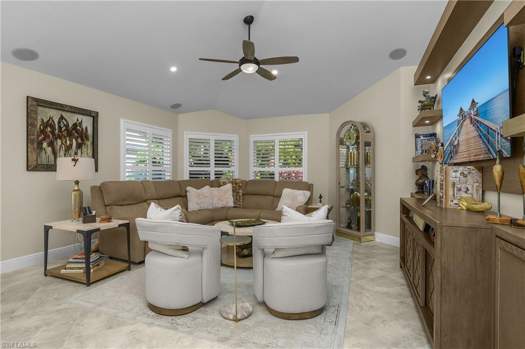 LAKESIDE VILLAS AT WILDCAT RUN - Residential