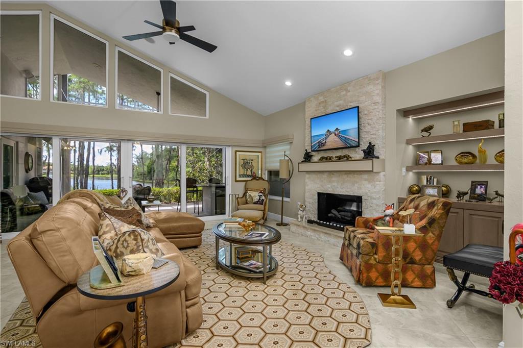LAKESIDE VILLAS AT WILDCAT RUN - Residential