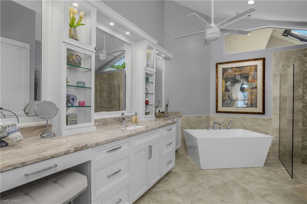 LAKESIDE VILLAS AT WILDCAT RUN - Residential