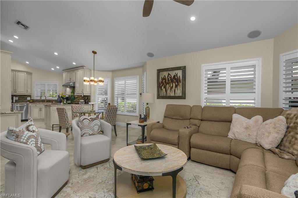 LAKESIDE VILLAS AT WILDCAT RUN - Residential