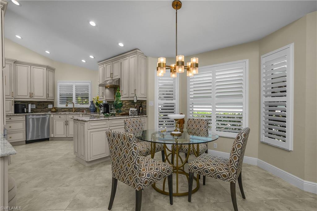 LAKESIDE VILLAS AT WILDCAT RUN - Residential