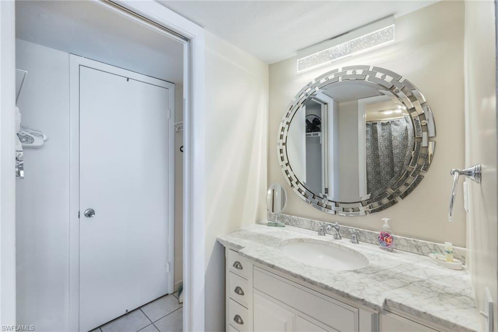 BAYSHORES - Residential Lease