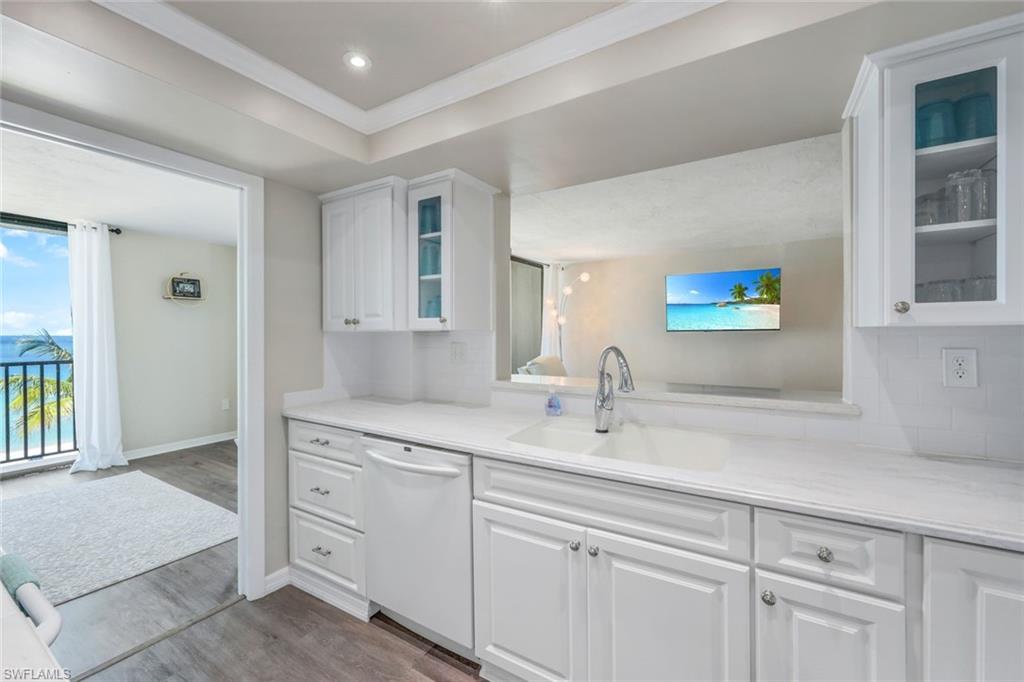 BAYSHORES - Residential Lease