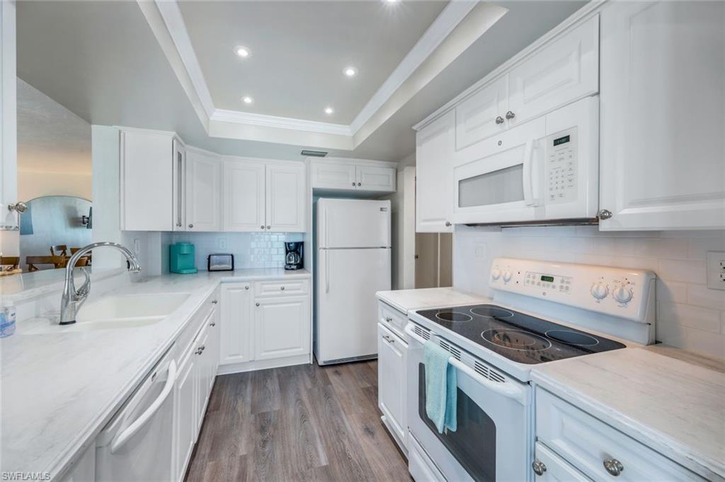 BAYSHORES - Residential Lease