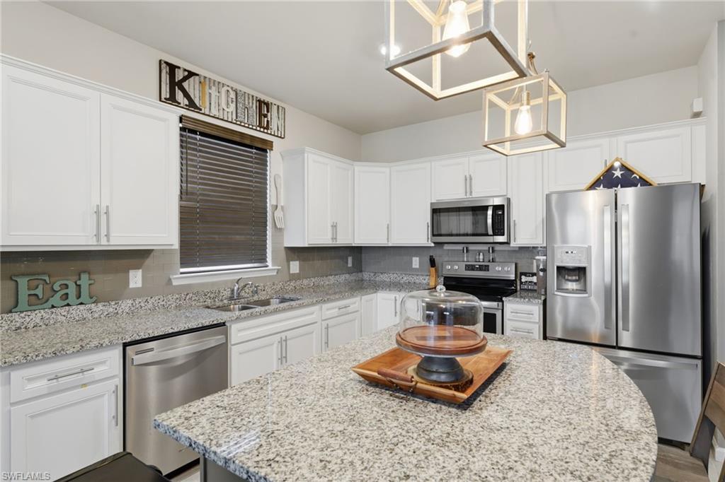 HAMPTON LAKES - Residential