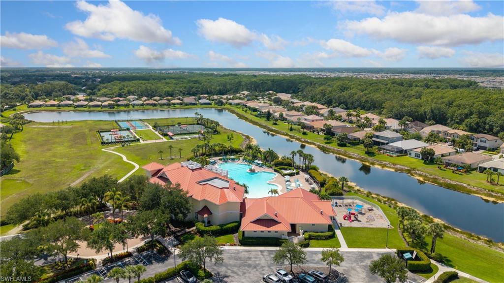 HAMPTON LAKES - Residential