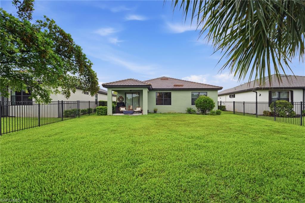 HAMPTON LAKES - Residential