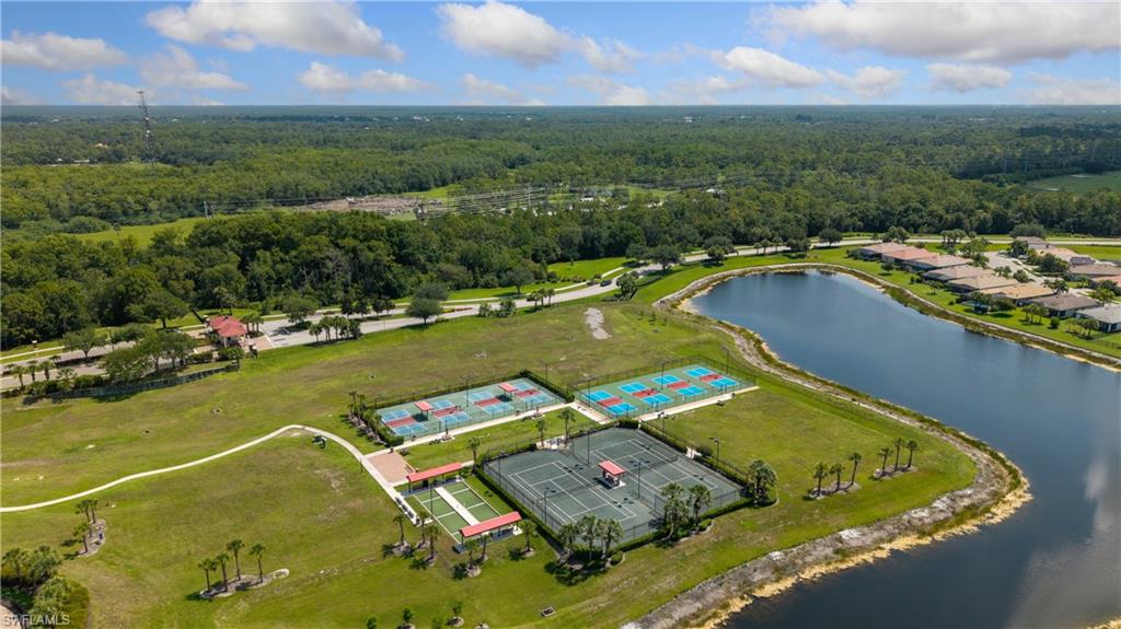 HAMPTON LAKES - Residential