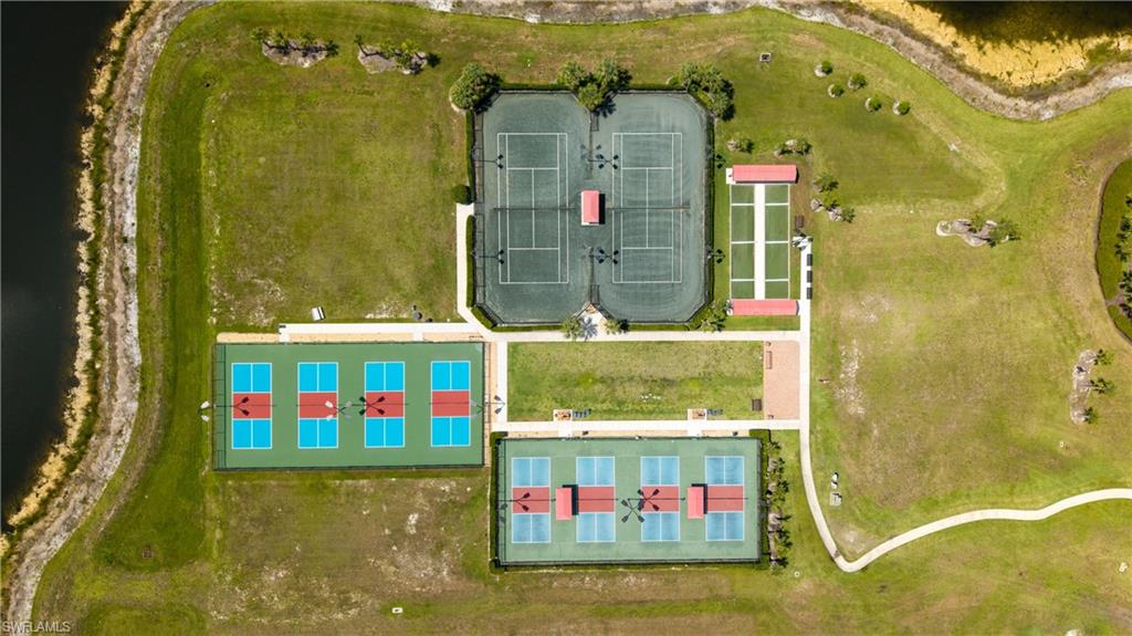 HAMPTON LAKES - Residential
