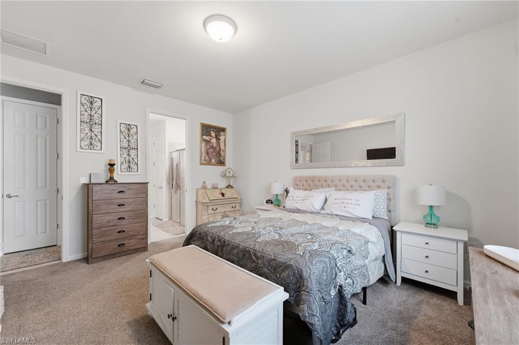HAMPTON LAKES - Residential