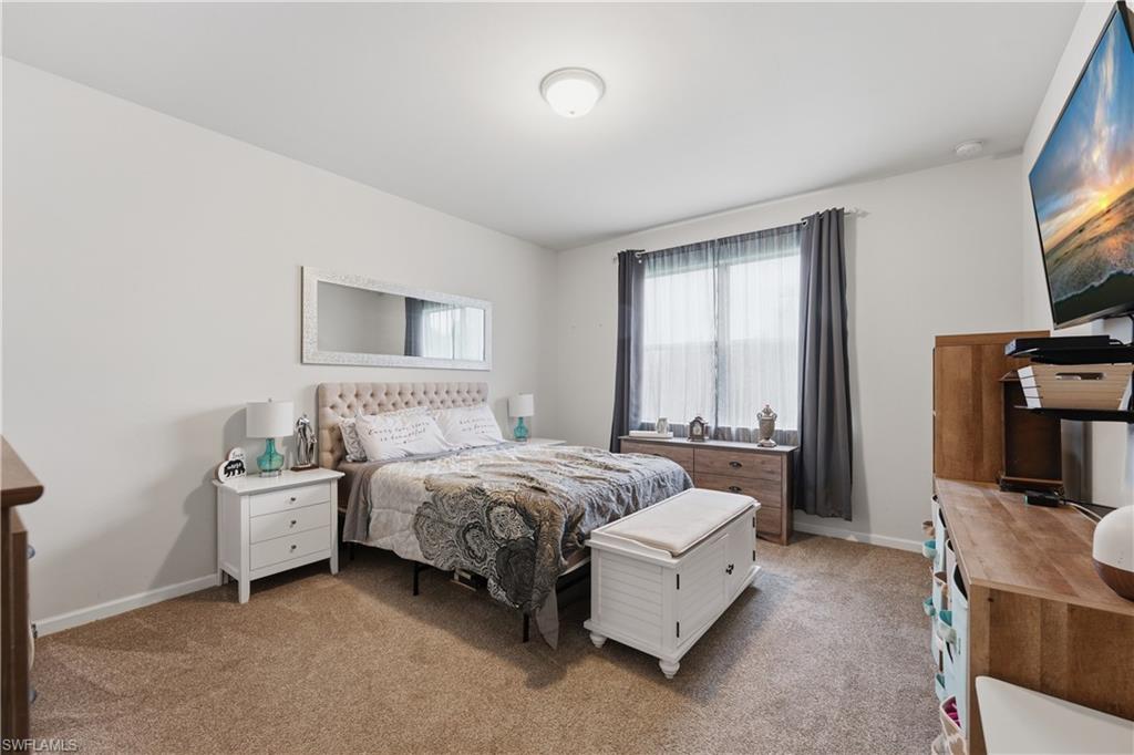 HAMPTON LAKES - Residential
