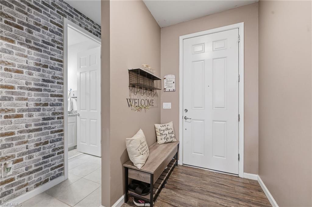 HAMPTON LAKES - Residential
