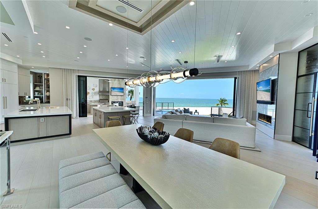 BAREFOOT BEACH - Residential