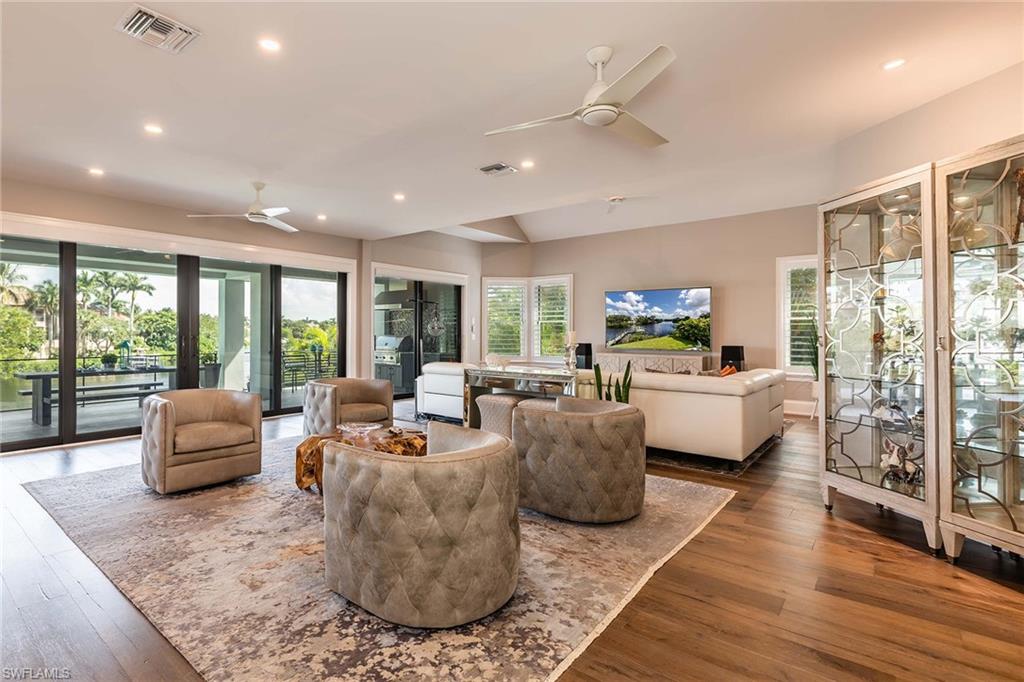 IMPERIAL SHORES - Residential