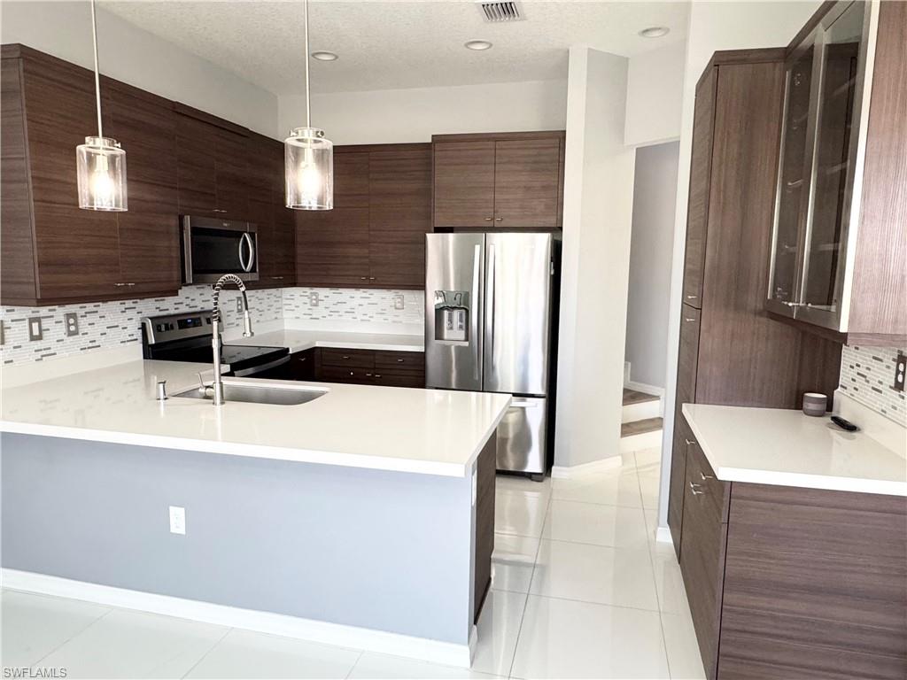 FRONTERRA - Residential Lease