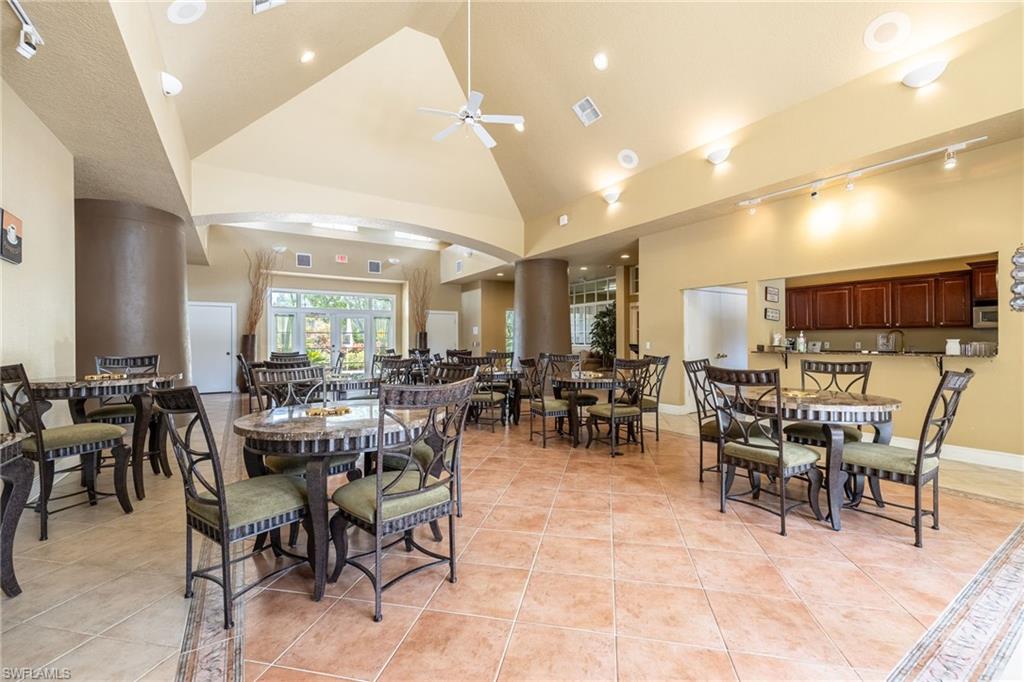 ROYAL GREENS - Residential