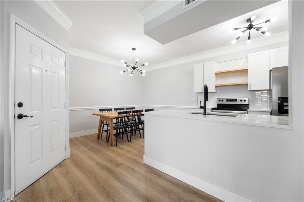 ROYAL GREENS - Residential